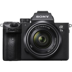 Sony Alpha a7 III 28-70mm OSS