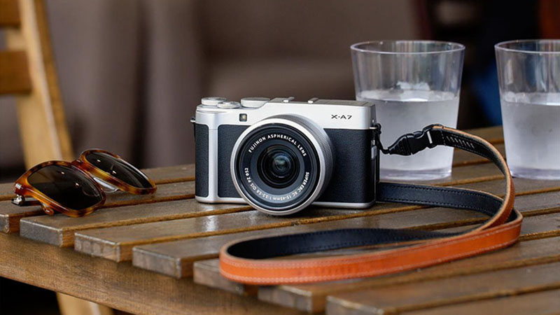 Fujifilm X-A7 – нова беззеркальная камера початкового рівня з ціною 700 доларів