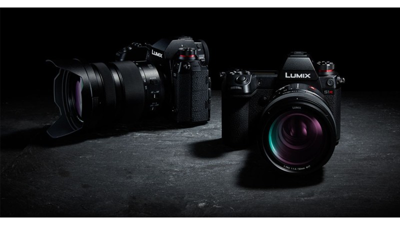 Перші повнокадрові бездзеркальні камери компанії Panasonic - S1R і S1