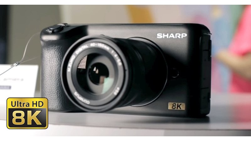 Перша в світі бездзеркальна камера з можливістю запису 8K відео і ціною менше 5000$